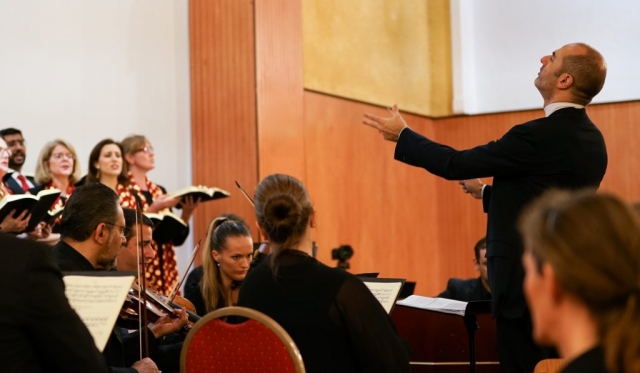 Giovanni Pasini conducting Qatar Concert Choir